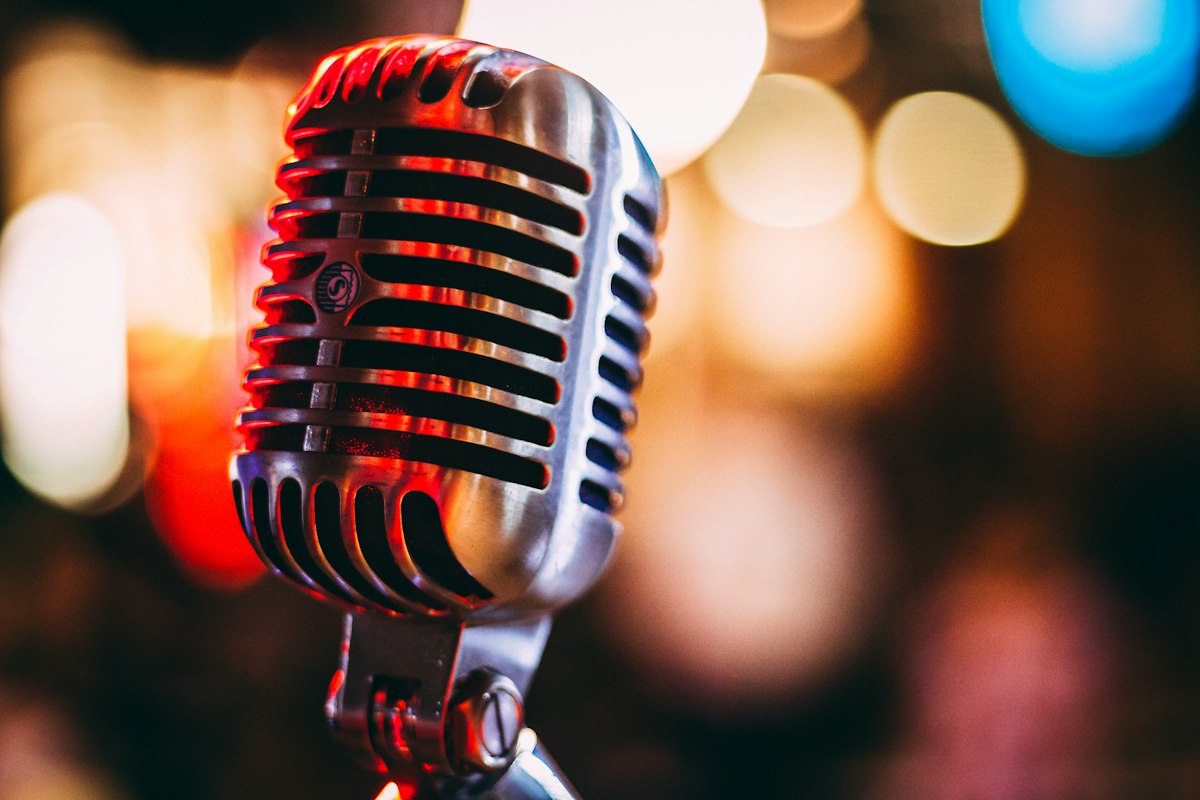 Professores e alunos em aula na Academia de Música Espaço Harmonia